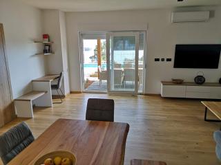 Villa Sara with Sea View and Private Heated Pool - Omiš - 4