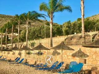 Paradise Palm Beach Apt incl Wifi AC Parking Kitchenette Redesigned in July 2025 - Saranda - 9