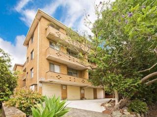 Accommodation Sydney Kogarah 2 bedroom apartment with balcony - 1
