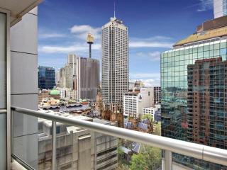 Accommodation Sydney - Kent Street Sydney CBD Top floor 2 bedroom apartment with balcony - Sydney - 7