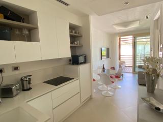 Sea View Embassy Apartment - 5