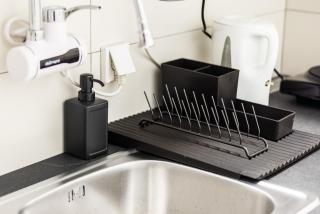 BLACK & YELLOW Centrally located studio - 3