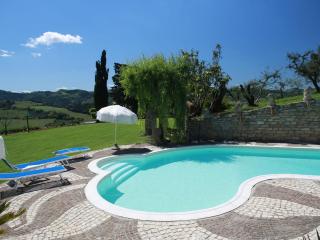 Heart of Emilia-Romagna Apartment - 2