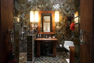 Howie's HomeStay - 5