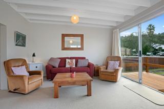 Clara's Togs and Towels - Waihi - Bachcare NZ - Waihi Beach - 6