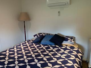 Mascot Cottage - Pet Friendly and Complimentary Breakfast Hamper - West Wyalong - 8