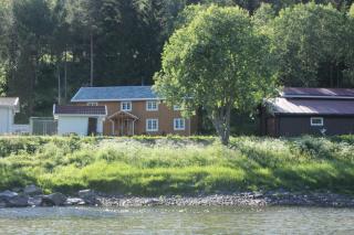 Bakarstuo, Utpå Neset - 8