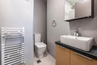 Modern 5BD Apartment in the Heart of Athens - Athens - 5