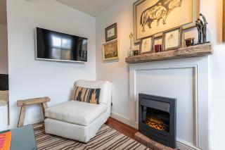 JOIVY Lovely 2-bed flat with patio in Battersea - 1