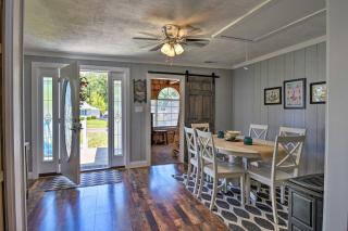 Riverfront Cottage: Fire Pit & Kayaks - 1