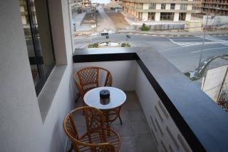 Apartment By The Lake with a View - Mamaia - 2