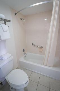University Inn & Suites - San Antonio - 4