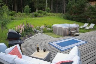 Chamonix Large Chalet, Sleeps 12, 200m2, 5 Bedroom, 4 Bathroom, Garden, Jacuzzi, Sauna - Chamonix - 1
