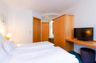 Hotel Gasthof Hecht - Wolfach - 1