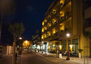 Hotel Baden Baden - Riccione - 8