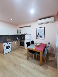 Studio Thermi 1 - Warna - 2