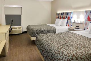 Days Inn & Suites by Wyndham Peachtree Corners Norcross - Norcross - 6
