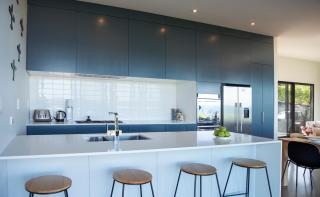 Lightning Ridge Views - Waimarama Holiday Home - 6