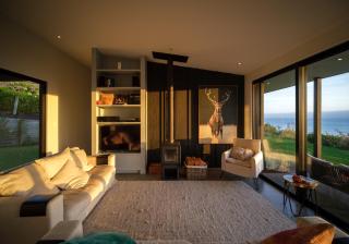 Lightning Ridge Views - Waimarama Holiday Home - 3