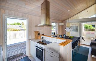 Awesome Home In Rønde With Kitchen - 4