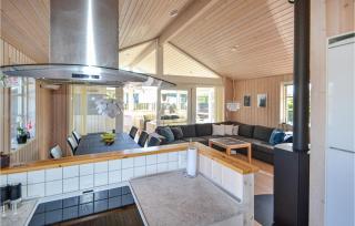 Awesome Home In Rønde With Kitchen - Rønde - 1