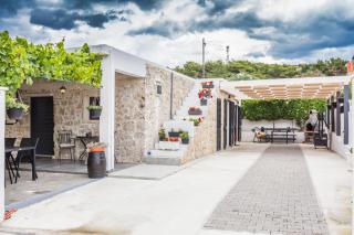 S&A 3BR Holiday Home - Bibinje - 1