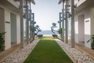 Sri Sharavi Beach Villas & Spa - with 43 metre saltwater infinity pool - Mirissa - 9