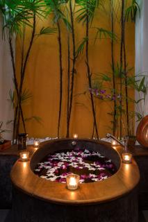 Sri Sharavi Beach Villas & Spa - with 43 metre saltwater infinity pool - Mirissa - 5
