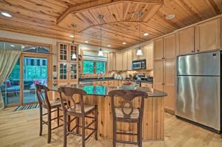 Upscale Family Retreat with Fire Pit, Walk to Beach! - Union Pier - 4