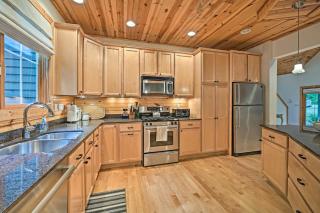 Upscale Family Retreat with Fire Pit, Walk to Beach! - Union Pier - 2