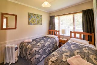 Accommodation Fiordland The Bach - One Bedroom Cottage at 226B Milford Road - Te Anau - 3