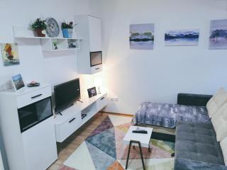 Cozy Corner Apartments - Free parking & Wi-fi - 8