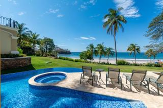 Mediterranean-style Flamingo mansion offers the ultimate in beachfront luxury - Playa Flamingo - 8