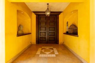 Mediterranean-style Flamingo mansion offers the ultimate in beachfront luxury - Playa Flamingo - 1