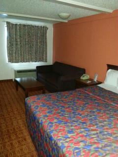 Rodeway Inn Auburn Hills - Detroit - 2