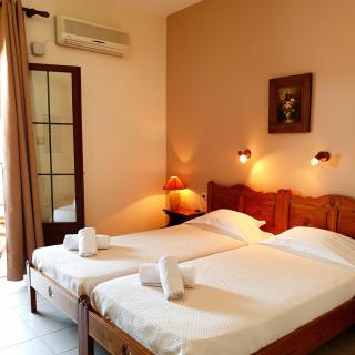 Pegasus Hotel & Coastal Cafe - Kala Nera - 9