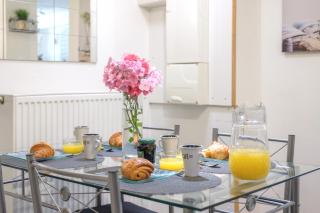 Beau Duplex 54m2, classé 3 étoiles et Label "Gîte de France" 5min centre, 15min gare CLIMATISATION, Calme, 2 chambres, NETFLIX WIFI, TV 140cms, parking, boite à clés arrivée tardive - Gîtes La Tarine - - Albertville - 8