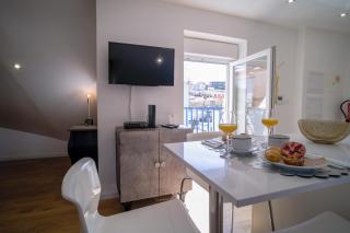 Good Karma - Bright and Sophisticated Apartment with Balcony - 2