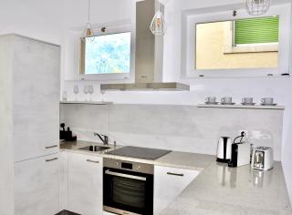 Full of light central apartment overlooking Jungfrau mountain - 2