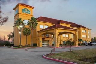 La Quinta by Wyndham Pearland - 1