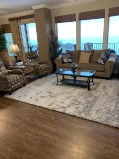 Roomy Oceanfront Condo with Breathtaking View and Beachside Pool - Unit 1906 - Panama City Beach - 9