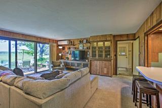 3 Mi to Silver Lake Traverse City Home with Deck - Traverse City - 5
