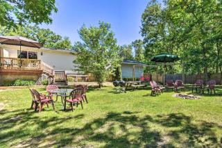 People and Paws Home with Fenced Yard by the Dells! - Lyndon Station - 9
