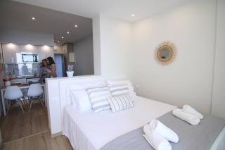 Lakones Deluxe Suites - 4