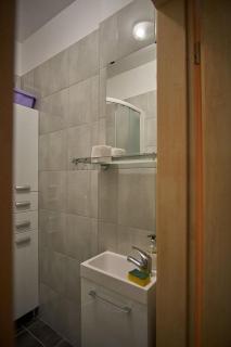 Apartments by the sea Vinisce, Trogir - 18225 - Vinišće - 1