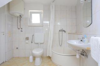 Apartments by the sea Duce, Omis - 18302 - Dugi Rat - 7
