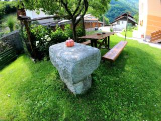 Apartment and Garden house among the mountains - Podbrdo - 3