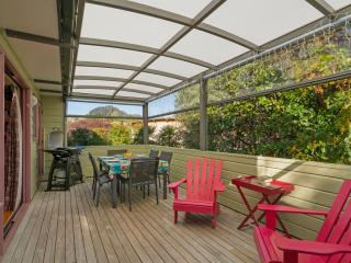 Carefree at Cooks - Cooks Beach Bach - 5