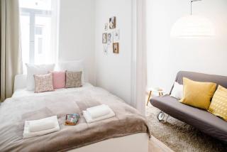 Comfy, renewed 3 bedroom apt in center - 4