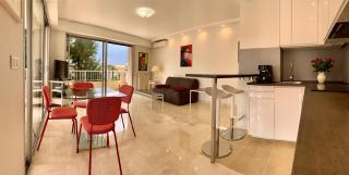 Palm d'or / GIR2405 / 2P - Cannes - 3